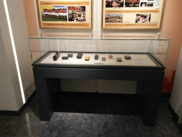 博物馆展示柜是如何做出来的?制作流程如何?(图1) 博物馆展示柜是如何做出来的?制作流程如何?(图1)