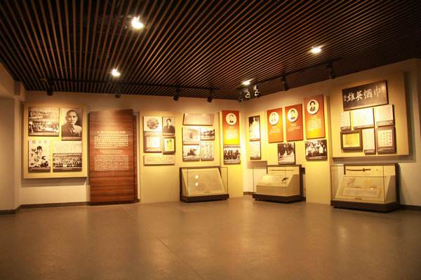 博物馆展柜造型设计技巧主要有以下几点(图1) 博物馆展柜造型设计技巧主要有以下几点(图1)