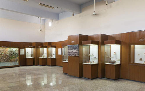木质博物馆展柜与金属博物馆展柜的区别(图1)