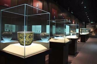 定做文物展柜对文物保护有什么要求?(图1) 定做文物展柜对文物保护有什么要求?(图1)