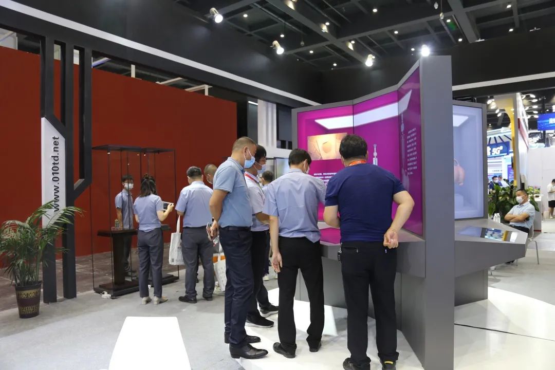 数字结合展柜 | 文物裸眼3D展示平台荣获十佳文博技术产品及服务优秀奖!(图11) 数字结合展柜 | 文物裸眼3D展示平台荣获十佳文博技术产品及服务优秀奖!(图11)