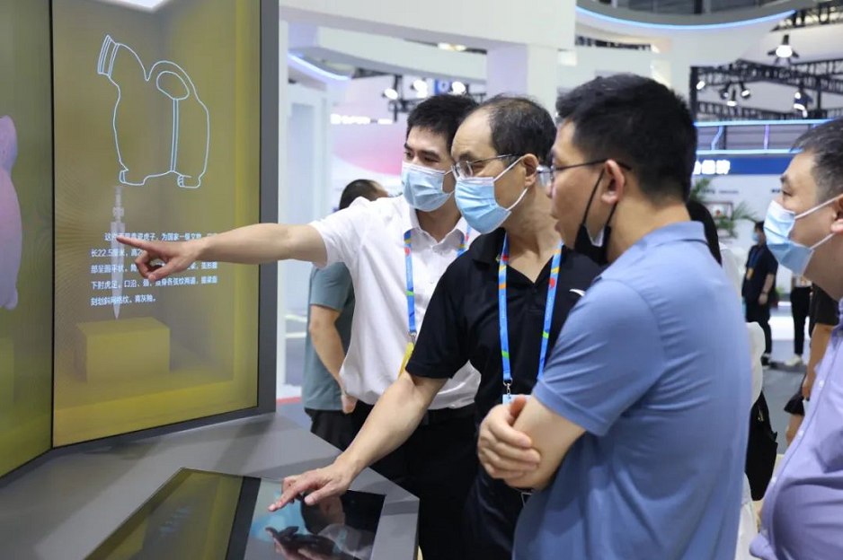 数字结合展柜 | 文物裸眼3D展示平台荣获十佳文博技术产品及服务优秀奖!(图14) 数字结合展柜 | 文物裸眼3D展示平台荣获十佳文博技术产品及服务优秀奖!(图14)